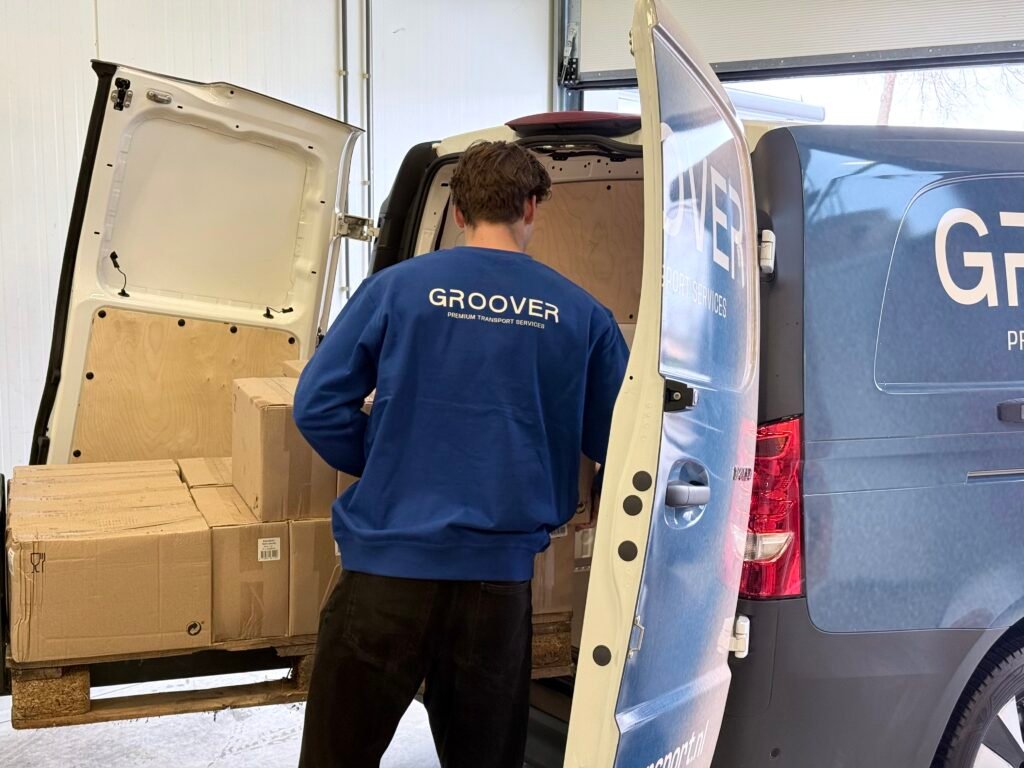 Koerier voor documenten en pakketten met directe levering